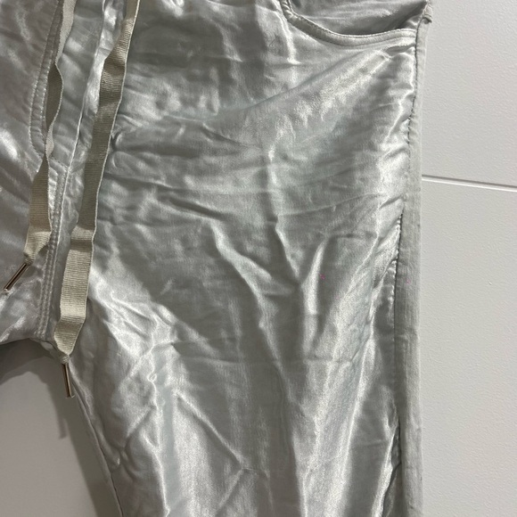 Italian Pants y color silver one size fits all they are stretch very Beautiful - Picture 2 of 4